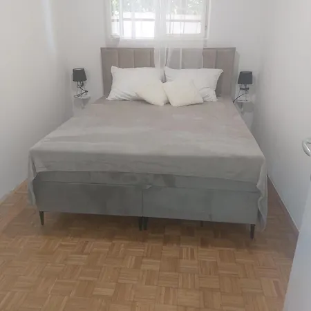 Lidija Apartment