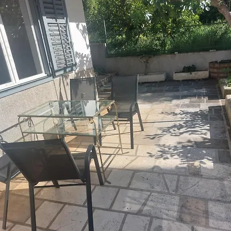 Lidija Apartman *